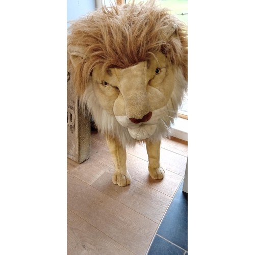 255 - Large display lion which is articulated with metal frame mechanism A/F 132Lx97H cm approx. fondly kn... 