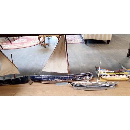 312 - Selection of vintage model boats