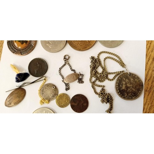 40 - Selection of vintage medals etc.