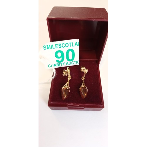 90 - Fully hallmarked 9ct gold & amber pair of earrings