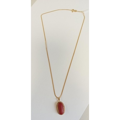 102 - Stone mounted unmarked gold pendant on 18