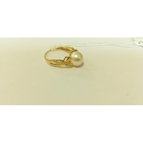 103 - 18ct gold large pearl and diamond ring size M 1/2 approx. 3.9g approx. A/F one stone missing