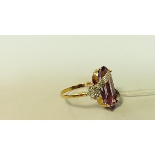 105 - 9ct fully hallmarked gold amethyst & stone chip ring size M 1/2 approx. 3.9g approx.