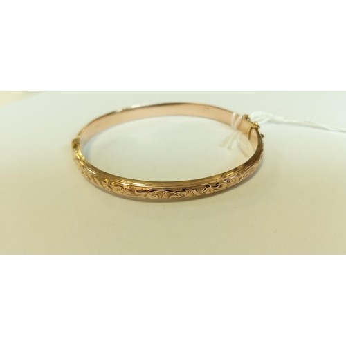 122 - Fully hallmarked 9ct rose gold hinged bangle 5.9g approx.