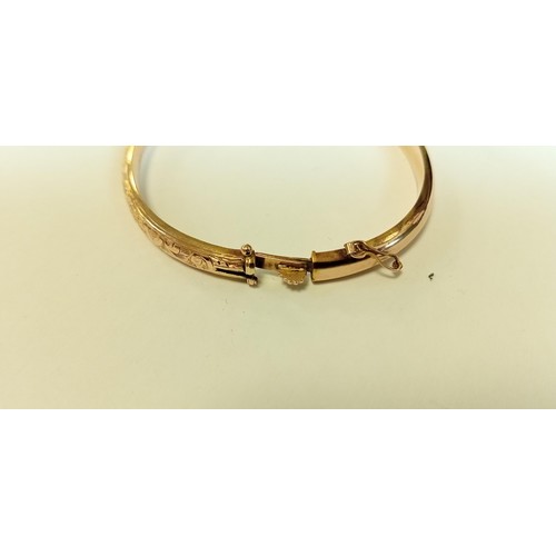 122 - Fully hallmarked 9ct rose gold hinged bangle 5.9g approx.