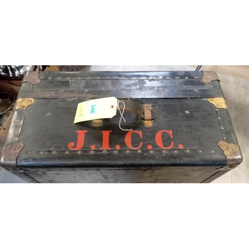 346 - 2 Vintage travel cases