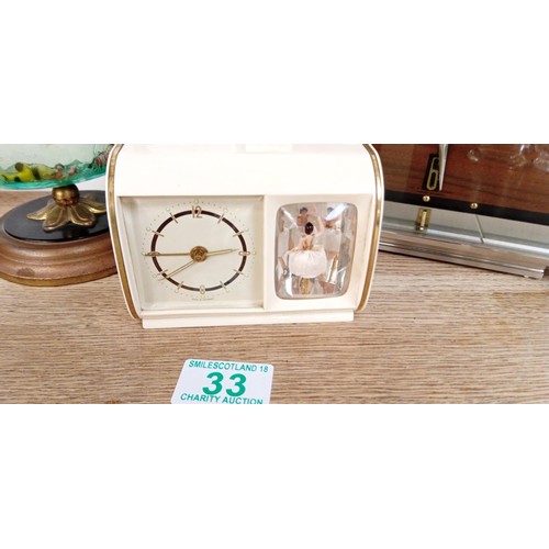 33 - 3 Vintage clocks