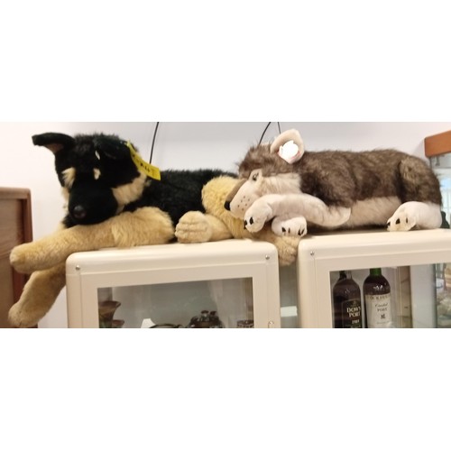 86 - 2 large cuddly toy dogs