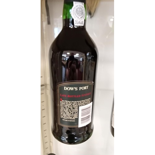 93 - 2 bottles of vintage port Dows 89 Cockburns 1975