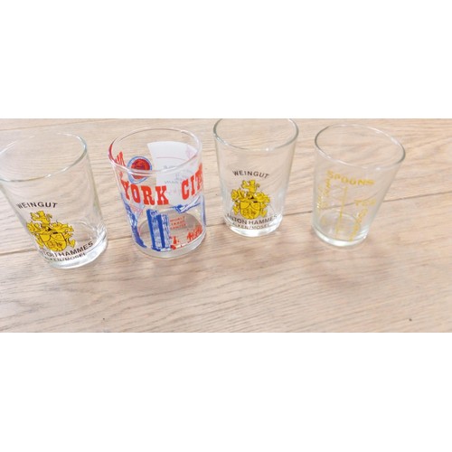 111 - Small collectable glasses