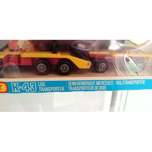 119 - Matchbox Superkings K-43 log transporter Mercedes lorry