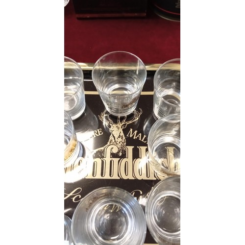 311 - Glenfiddich tray with 8 Glenfiddich glasses