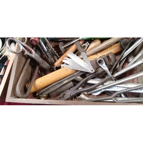 343 - Small box of vintage tools