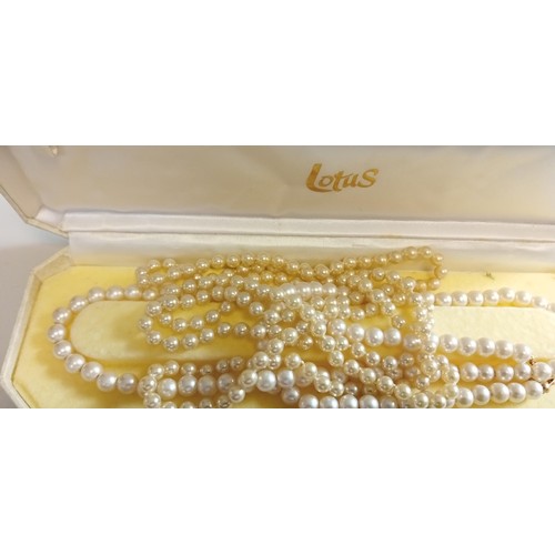 51 - Selection of what appears to be vintage pearl necklaces