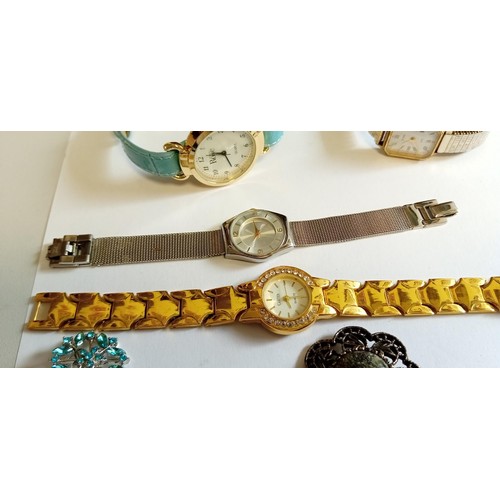 52 - Selection of vintage watches and some jewellery direct from a deceased estate