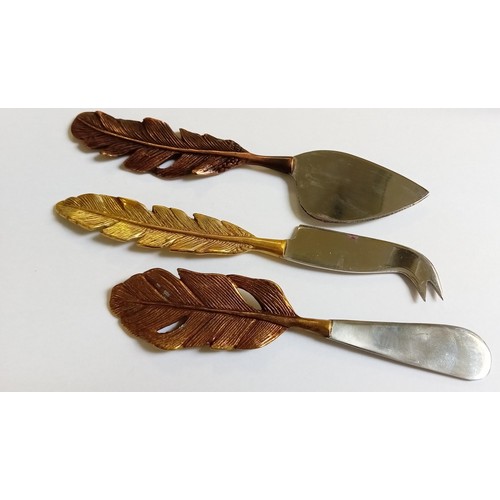 96 - Cheese knife set with feathered design handles