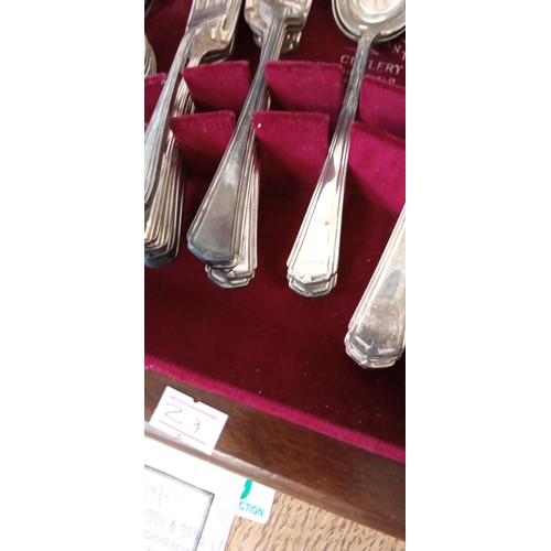 69 - William Page & Partner boxed cutlery set