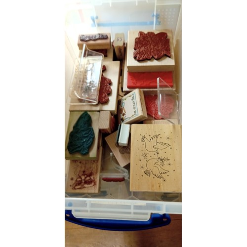 59 - Craft cabinet with 15 removeable plastic container drawers with contents