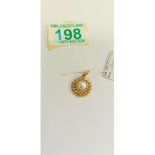 198 - Fully hallmarked 18ct gold, multi diamond and pearl pendant weighs 5.6g approx.