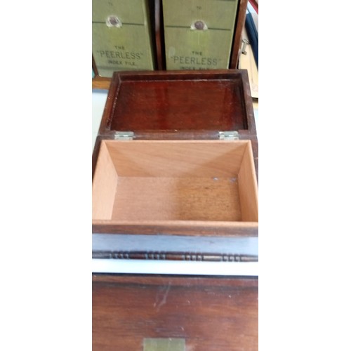 255 - 5 collectable jewellery boxes