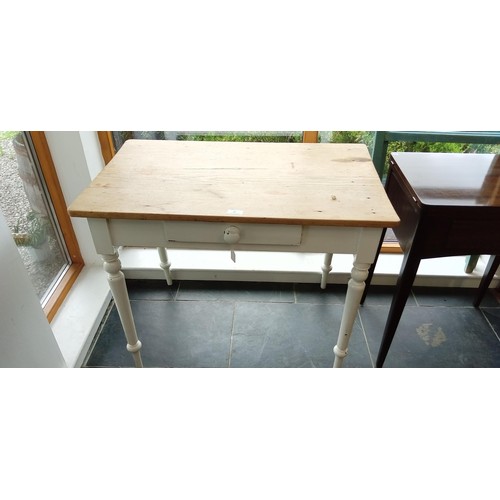 4 - Vintage country kitchen table with 1 drawer