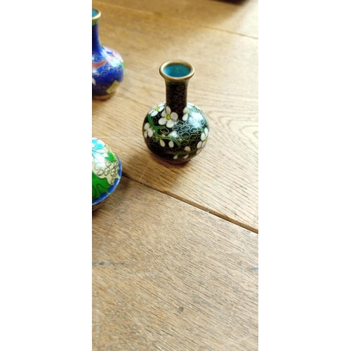 60 - Cloisonné ware 3 miniature vases and 2 pill boxes