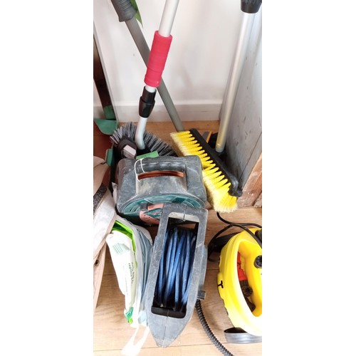 250 - Karcher cleaner, washing poles and extension reels