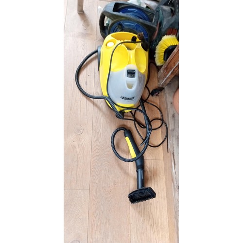 250 - Karcher cleaner, washing poles and extension reels