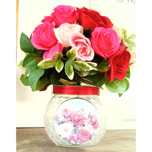 253 - Quality coloured artificial roses in light-up glass vase a/f