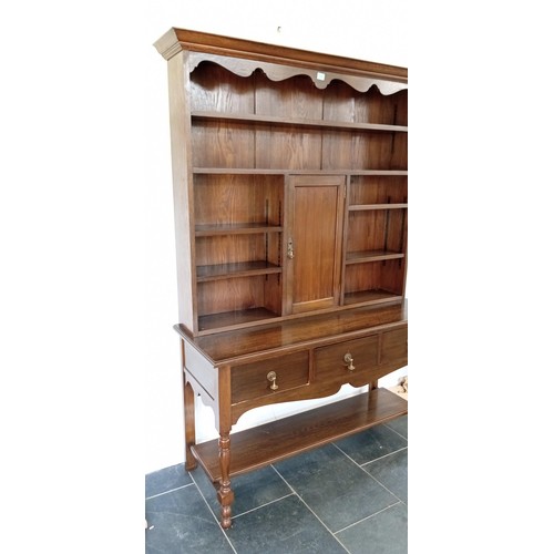 308 - Kitchen/ wall dresser