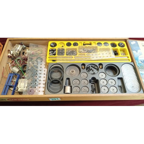 391 - 2 Vintage Phillips Mechanical engineer kits ME1200 & ME1201