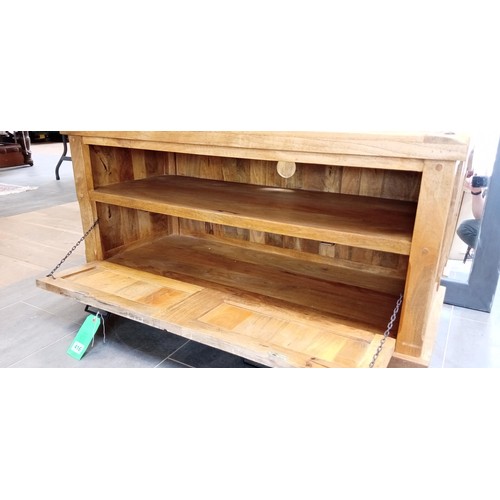 416 - Light oak TV or side unit