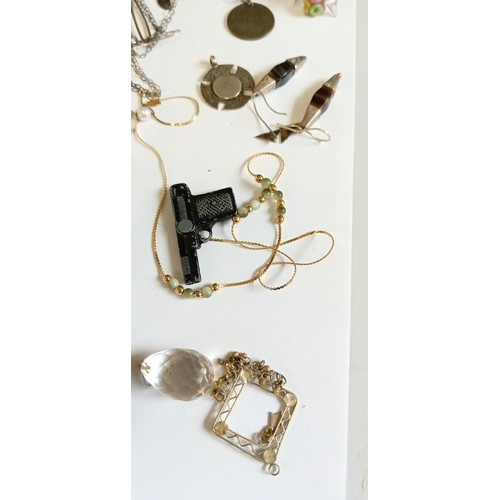 27 - Selection of jewellery to include some silver