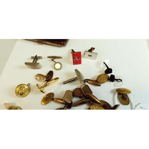 34 - Selection of vintage cufflinks and buttons etc