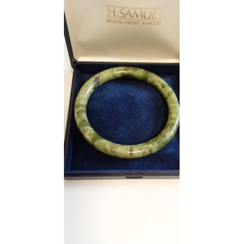 39 - Vintage believed jade bangle