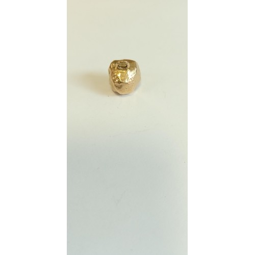 62 - Fully hallmarked 9ct gold charm resembles a golden nugget weighs 9.2g approx