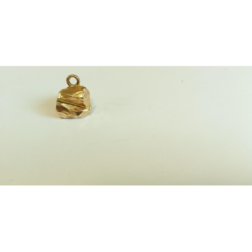 62 - Fully hallmarked 9ct gold charm resembles a golden nugget weighs 9.2g approx