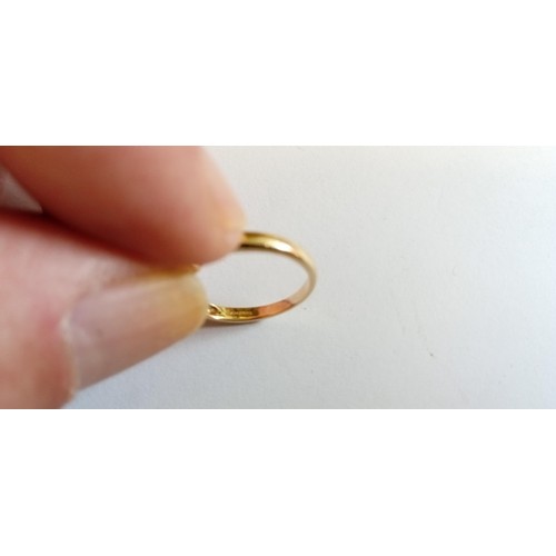 70 - 9ct gold and opal ring size K approx weighs 1.7g approx.