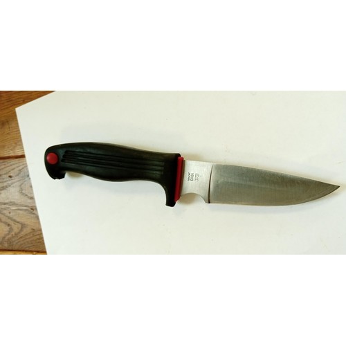 10 - Vintage Kershaw medium knife 1013 Japan with black plastic grip with red embellishments and a black ... 