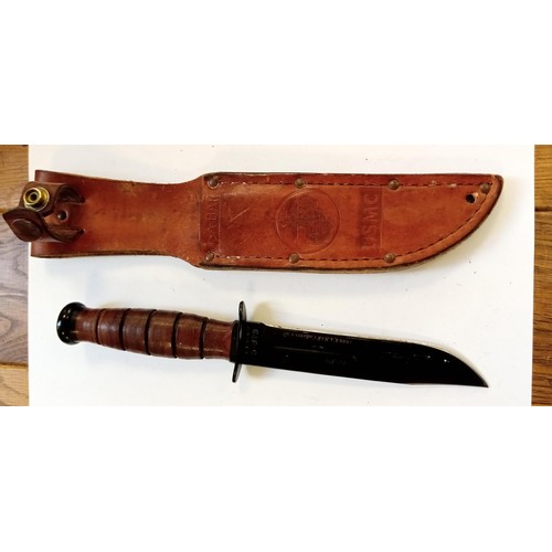 24 - Vintage KA-Bar USMC black blade knife with wooden grooved handle and black embellishments - 1999 col... 