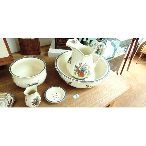 34 - Wedgewood Etruria England bathroom set 1924