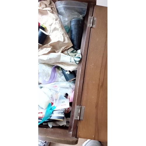 50 - Vintage sewing box & contents