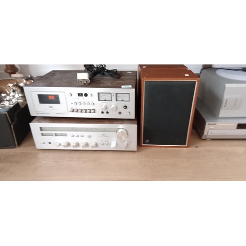 70 - Akai music centre and speakers