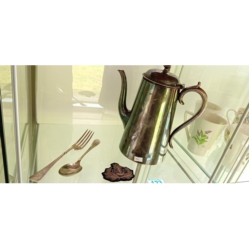 123 - London & Edinburgh Shipping Company (Leith) coffee pot, cutlery & badge