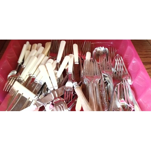 149 - Selection of vintage cutlery