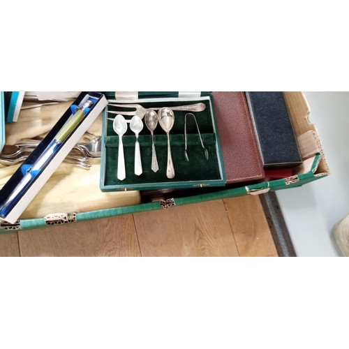 182 - Good selection of vintage cutlery