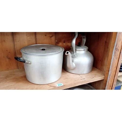 231 - AGA 15-pint saucepan & large kettle