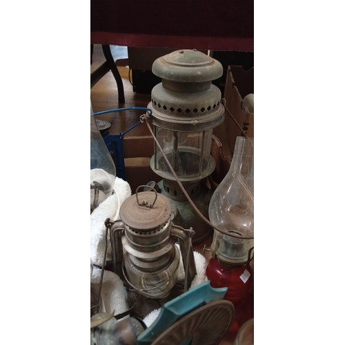 346 - Selection of vintage oil lamps