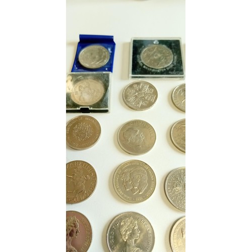 22 - Selection of collectable coins