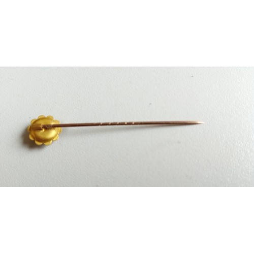 94 - Vintage 9ct pin brooch in original box